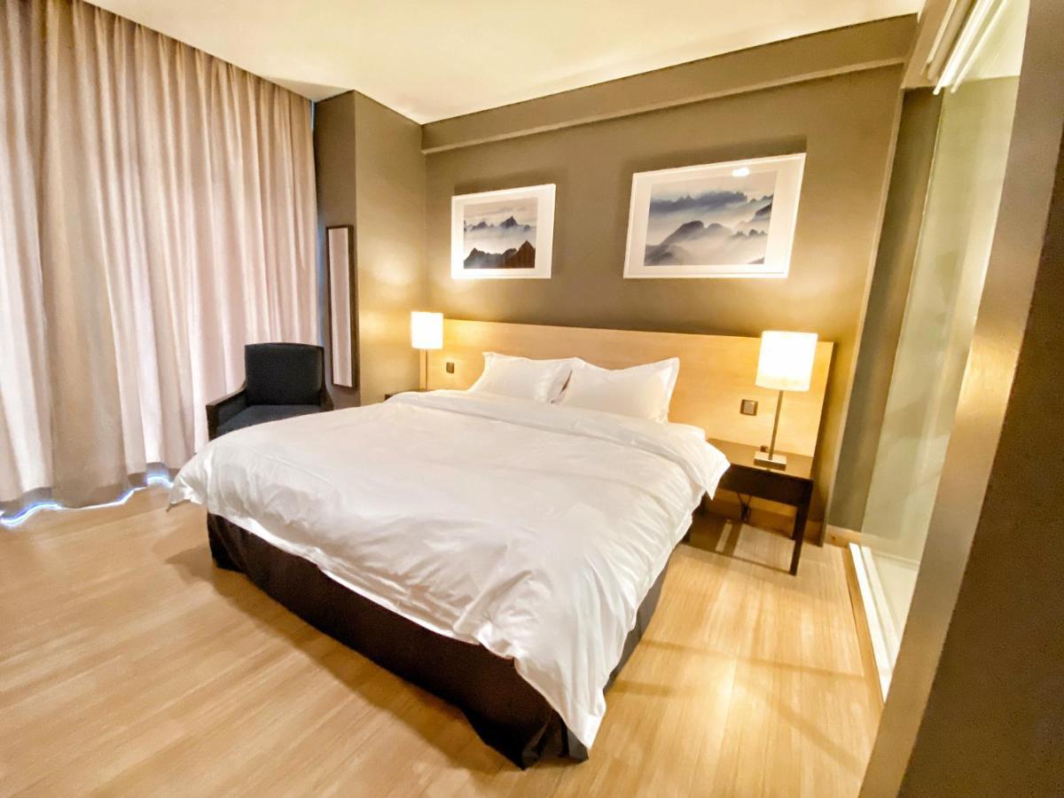 Straits Suite By C Homestay Malacca Exterior foto