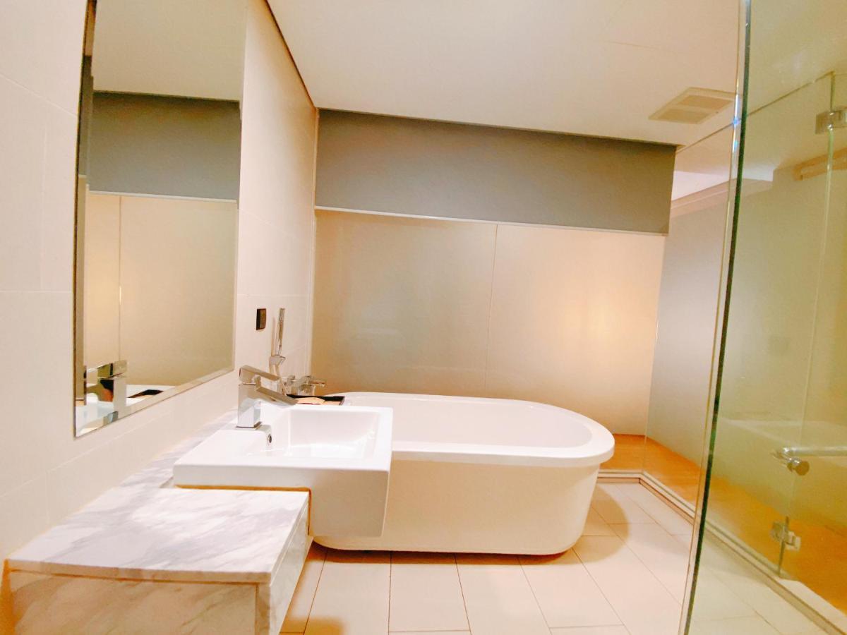 Straits Suite By C Homestay Malacca Exterior foto